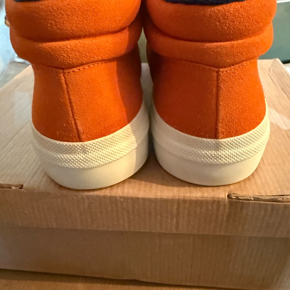 Veja Vibrant Orange High-Tops - Picture 3 of 9